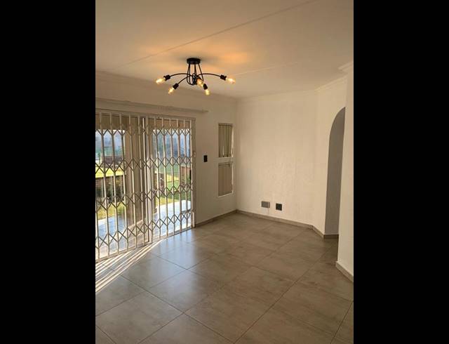 2 BEDROOM PROPERTY TO RENT IN RANDBURG CENTRAL